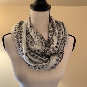 Infinity scarf